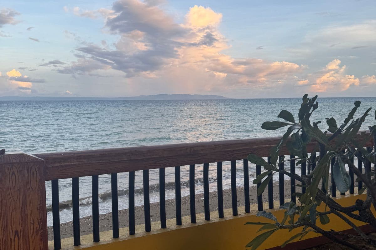 Oceanfront view from Baluarte de Argao